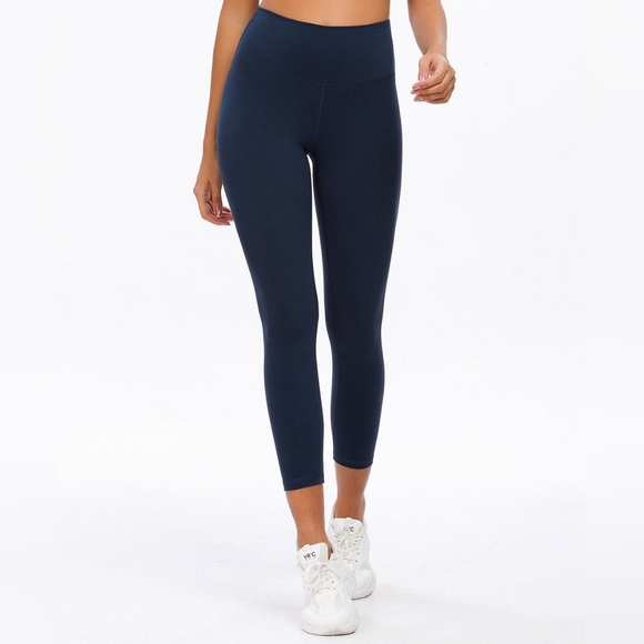 Queenieke Buttery-soft 7/8 Legging - Picture 2 of 5